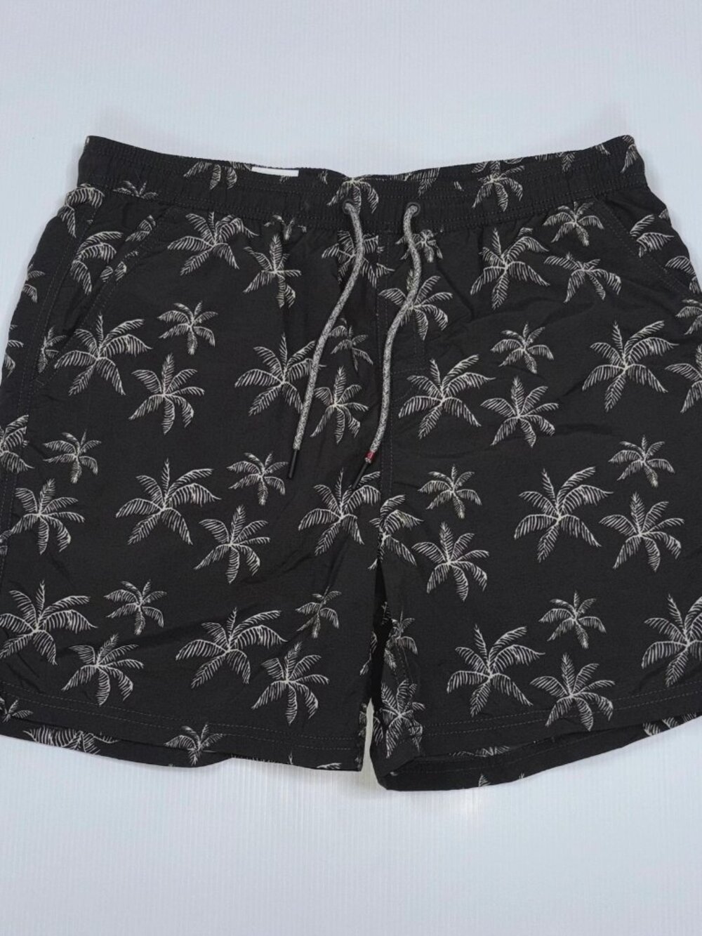 KATIN men's medium swim trunk NWOT